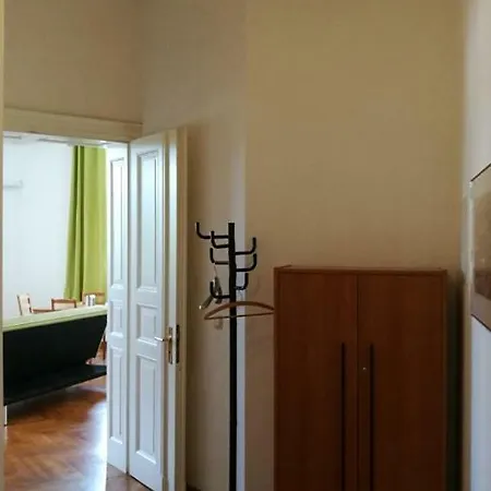 Max Apartment
